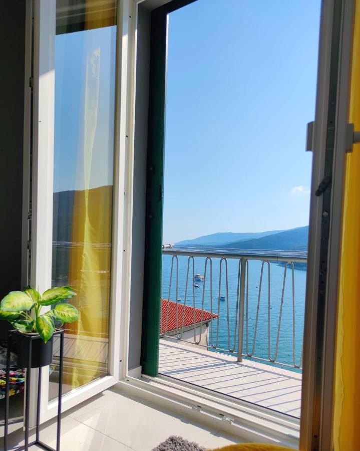 Apartment Noemi With A Direct Beach View Rabac Exteriör bild
