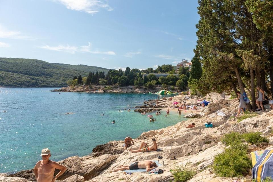 Apartment Noemi With A Direct Beach View Rabac Exteriör bild