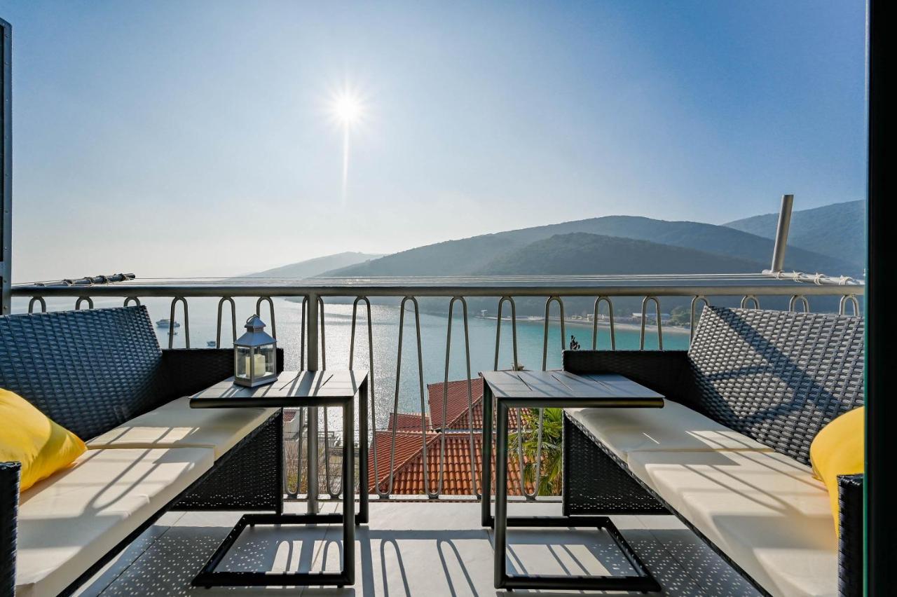 Apartment Noemi With A Direct Beach View Rabac Exteriör bild