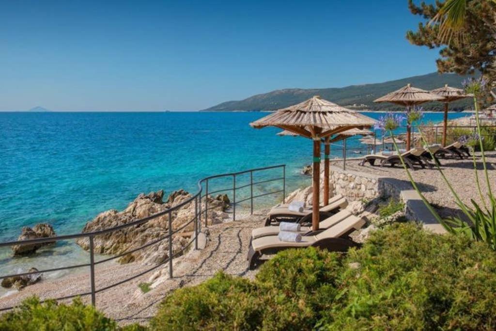 Apartment Noemi With A Direct Beach View Rabac Exteriör bild