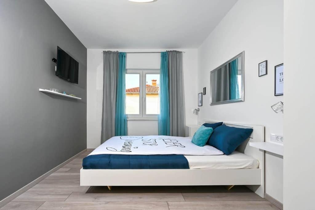Apartment Noemi With A Direct Beach View Rabac Exteriör bild